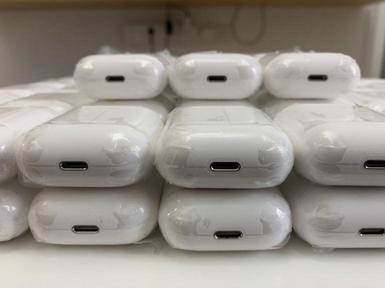 AirPods 2, Immagini, Fabbrica