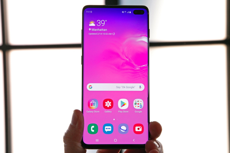 Samsung Galaxy S10+, Costo, Alto, iPhone XS Max