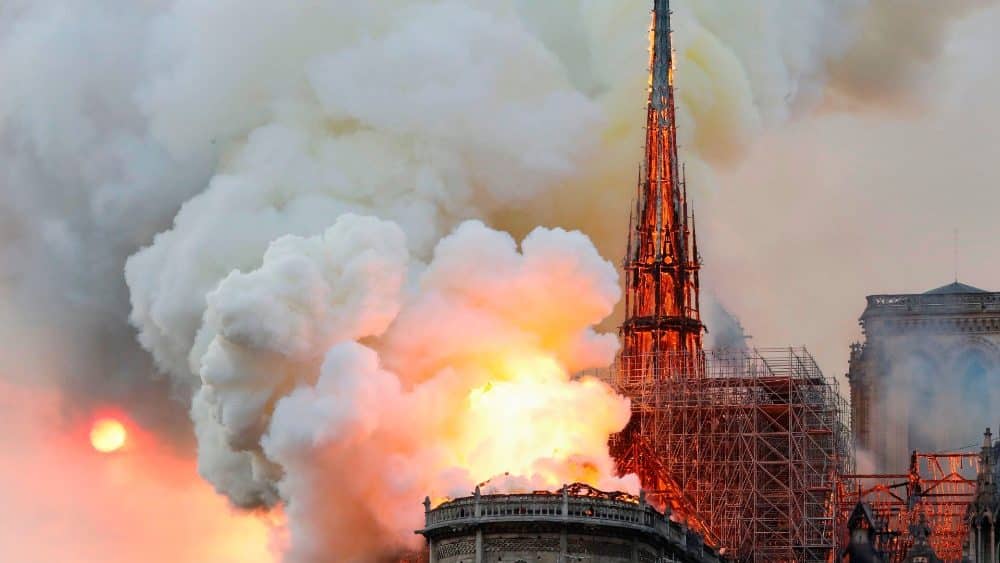 Notre Dame, Incendio, Apple, Soldi