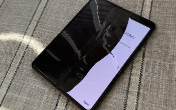 CEO Samsung: “Abbiamo lanciato troppo presto il Galaxy Fold” Samsung Galaxy Fold, Schermo, Rotto, Plastica
