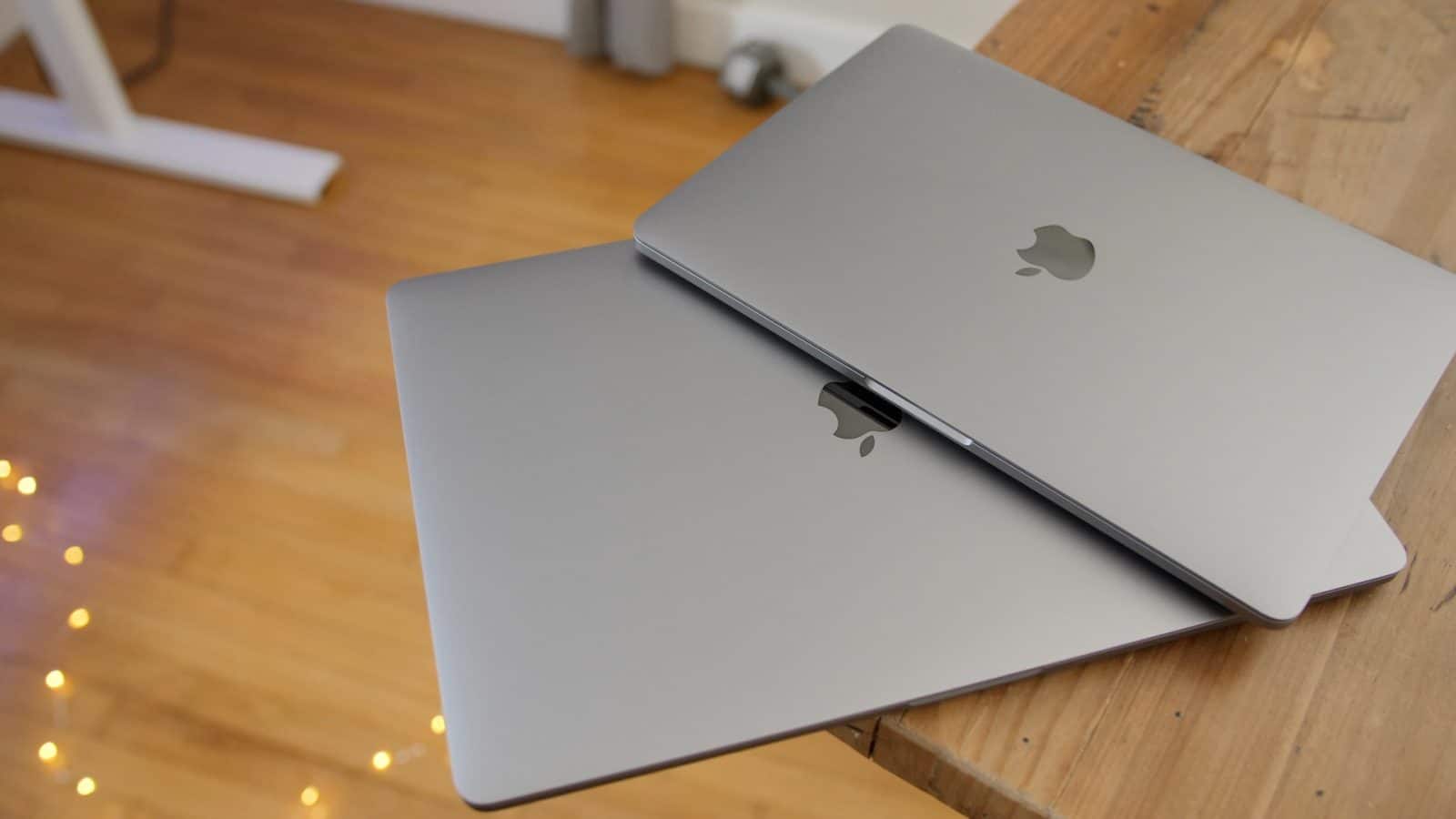 MacBook Pro, 14 pollici, Uscita