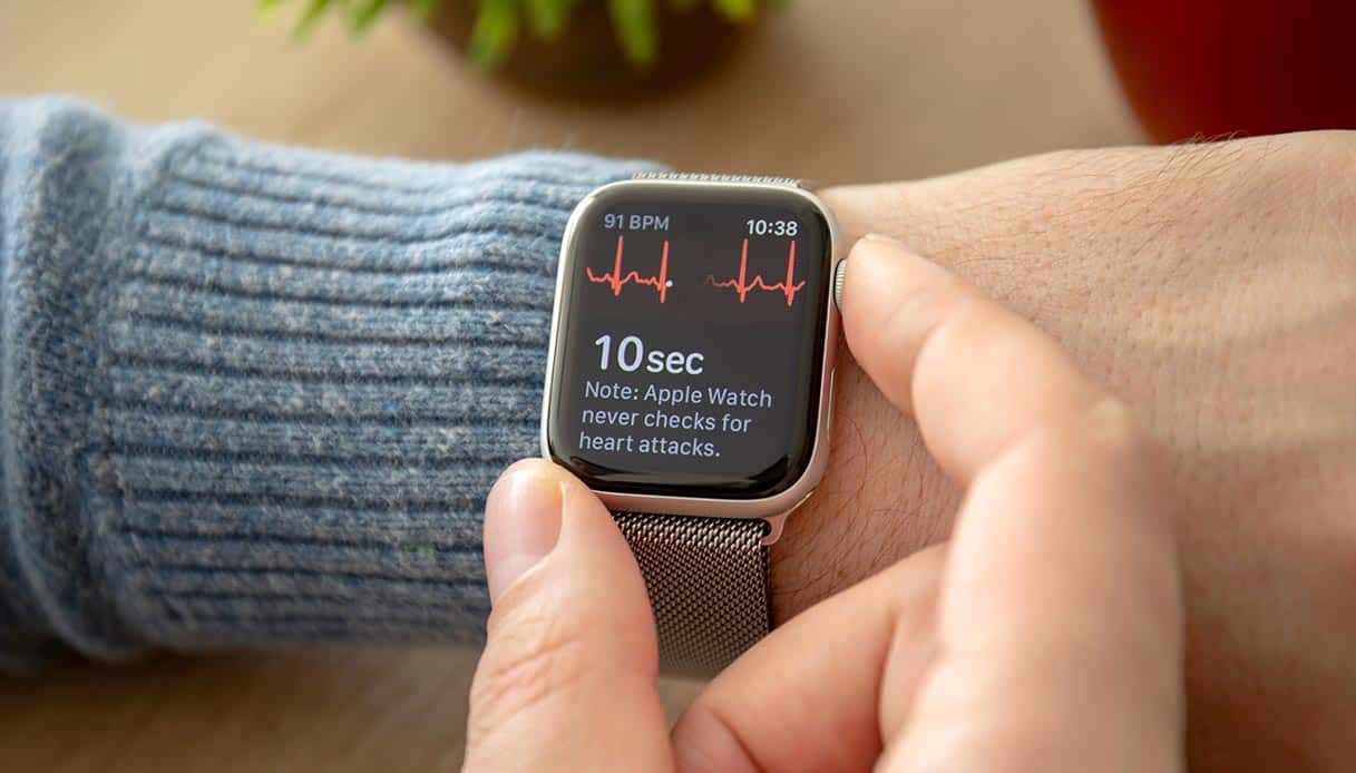 Apple Watch può AIUTARE A RIVELARE il Covid-19