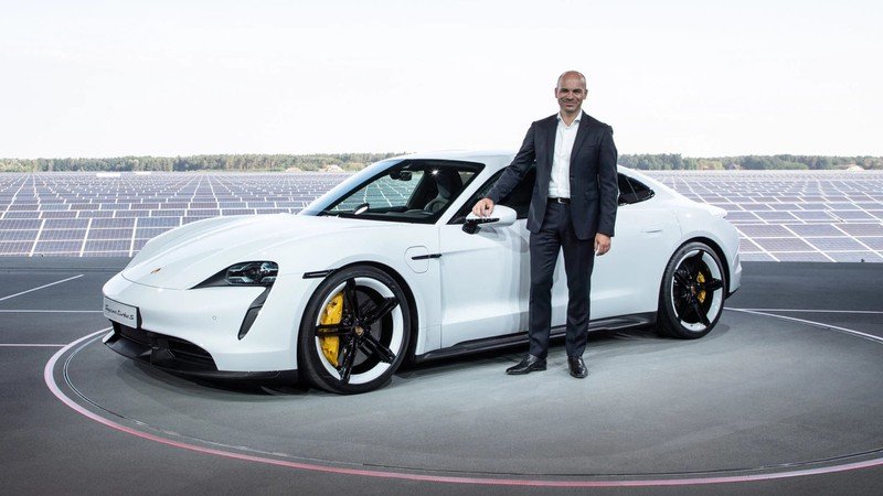 Apple ASSUME un ex vicepresidente di Porsche per il progetto Apple Car
