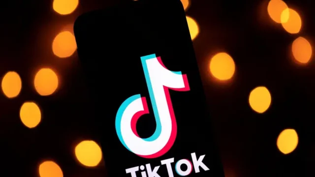 TikTok, Russia, YouTube, Blocco, Reddit