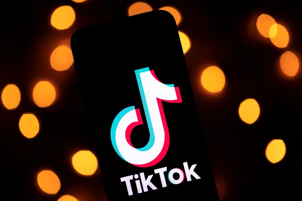 TikTok, Russia, YouTube, Blocco, Reddit