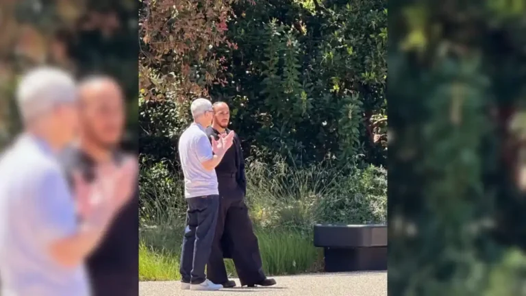 Lewis Hamilton, Apple Park, Tim Cook, visita hamilton apple