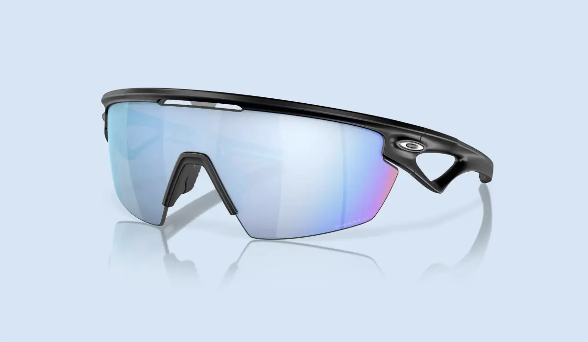 Meta presenta i nuovi occhiali smart Oakley