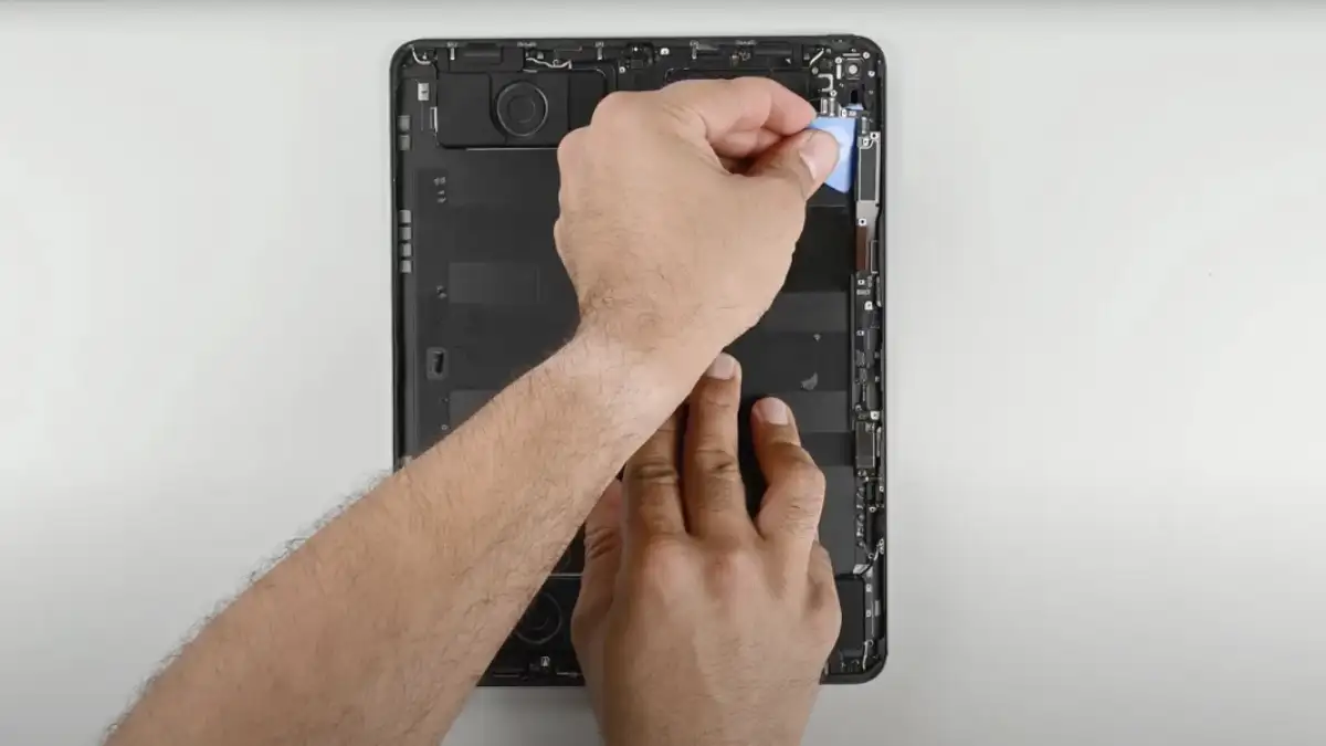 apple self service repair, riparazione ipad, prezzi riparazioni apple, diritto alla riparazione, ipad pro m4, ipad air m2, ipad a16