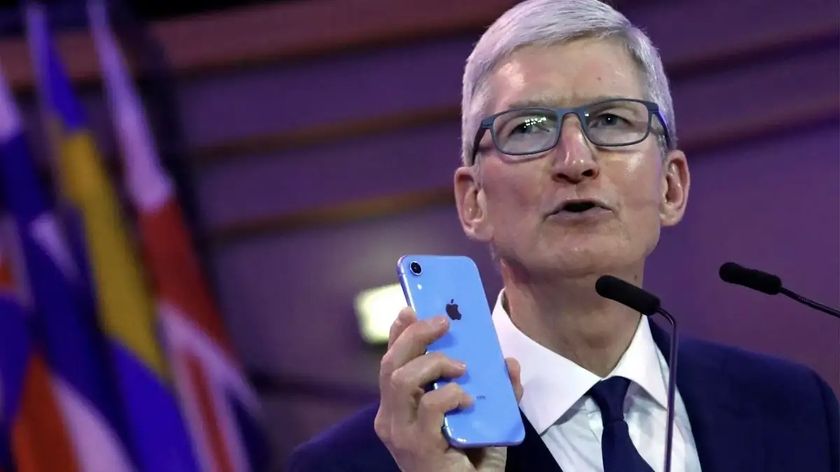 iPhone, Apple, vendite iPhone, Tim Cook, record iPhone, milestone Apple, iPhone 2025