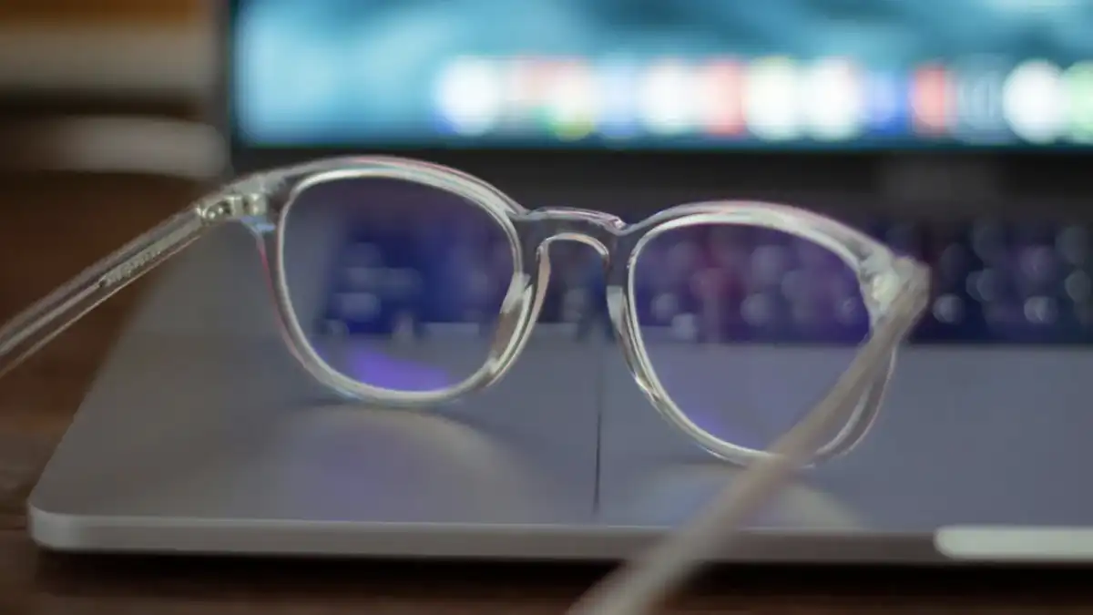 Apple Glass, Apple smart glasses, occhiali AR Apple, Meta AI Glasses, occhiali intelligenti