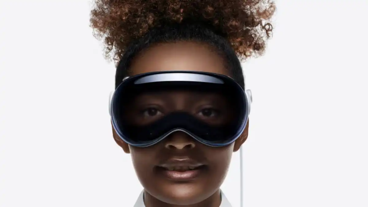Apple Vision Pro, Vision Air, Apple Glass, realtà aumentata, M5 chip, visionOS, Bloomberg