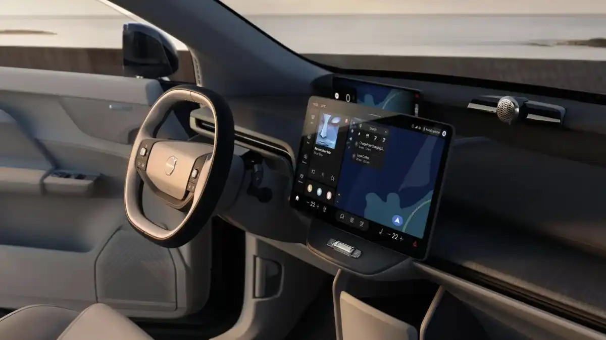 Volvo EX60, Apple Music, CarPlay Wireless, Car Key, Audio Spaziale, Dolby Atmos, Auto Elettriche