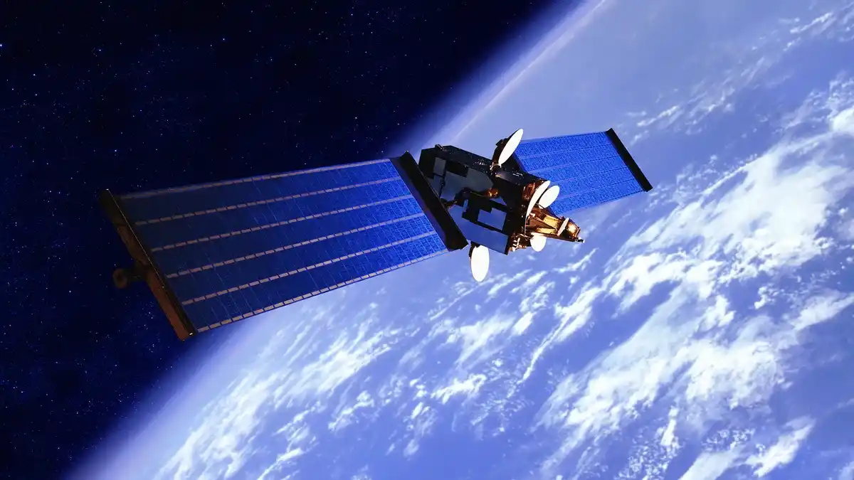 SpaceX, Elon Musk, Intelligenza Artificiale, Starlink, FCC, Data Center Spaziali, xAI, Google