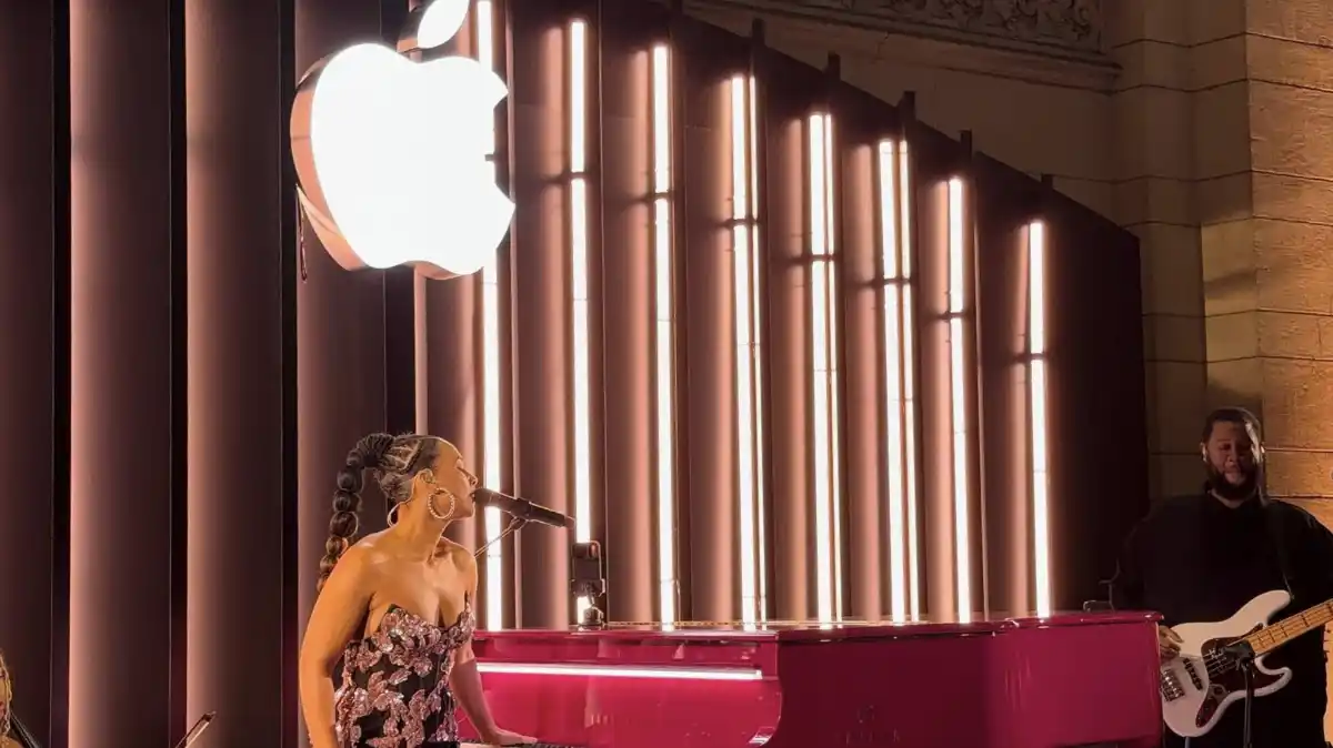 50 Anni Apple, Anniversario Apple, Tim Cook, Alicia Keys, Apple Store New York, Grand Central Terminal, Evento Apple, Celebrazioni Cupertino