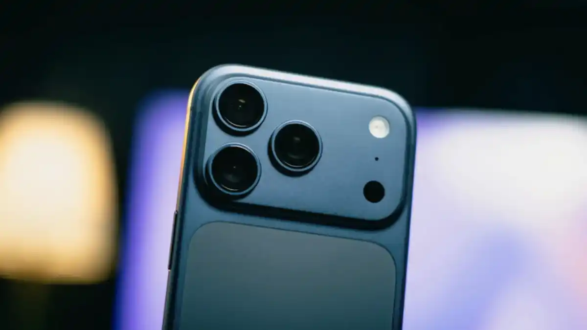 Apple, Counterpoint Research, Mercato Smartphone, iPhone 17, Spedizioni Smartphone, Samsung, Xiaomi, Crisi Semiconduttori